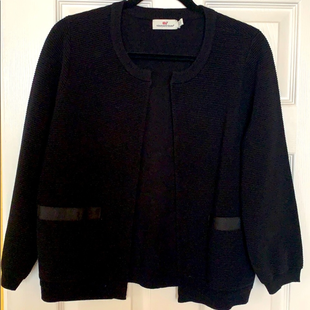 NWOT vineyard vines thick black sweater size M